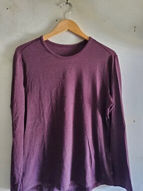 Lululemon Men's Long Sleeve Shirt Size Medium.